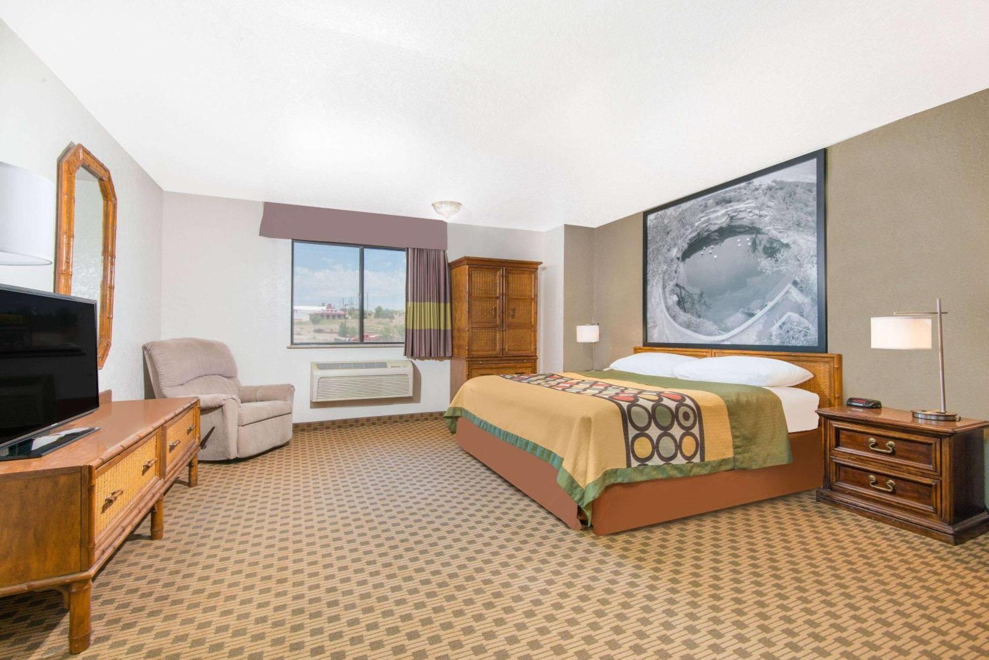 Super 8 By Wyndham Santa Rosa Hotel Exterior photo